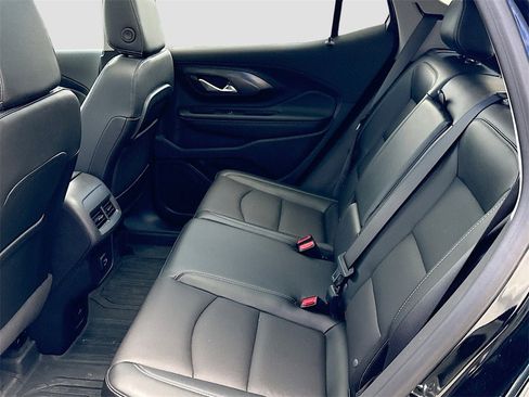 Used 2024 GMC Terrain SLT w/ Infotainment Package II image 5