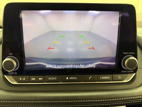 Used 2023 Nissan Rogue S AWD/4WD image 25