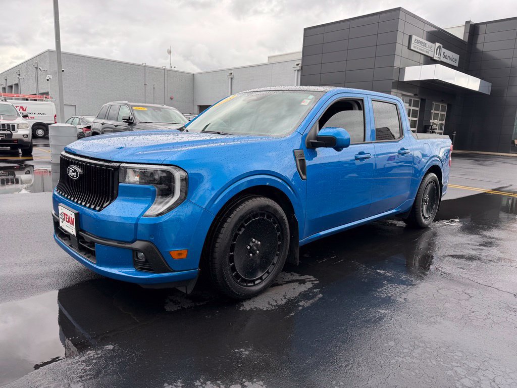 Used 2025 Ford Maverick Lobo AWD/4WD image 3