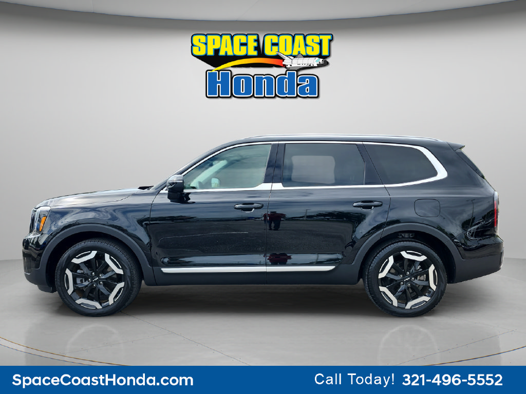Used 2024 Kia Telluride EX w/ EX Captain's Chair Package FWD image 8