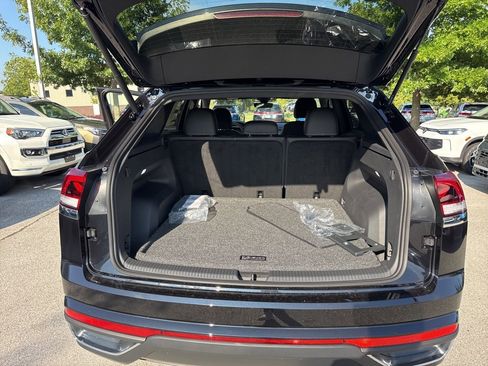 New 2026 Volkswagen Atlas Cross Sport SE image 19