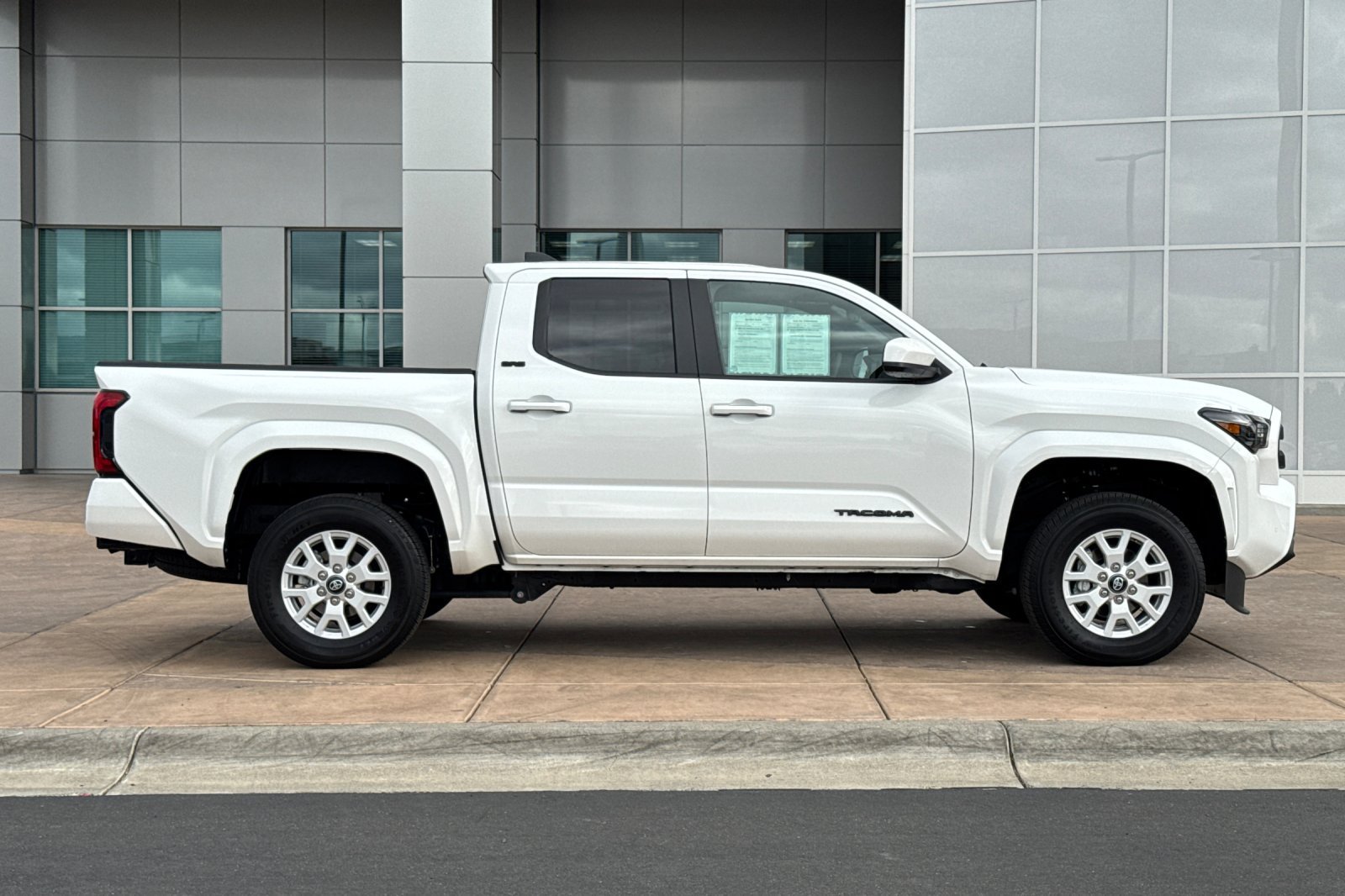 Certified 2024 Toyota Tacoma SR5 w/ SR5 Upgrade Package AWD/4WD image 3