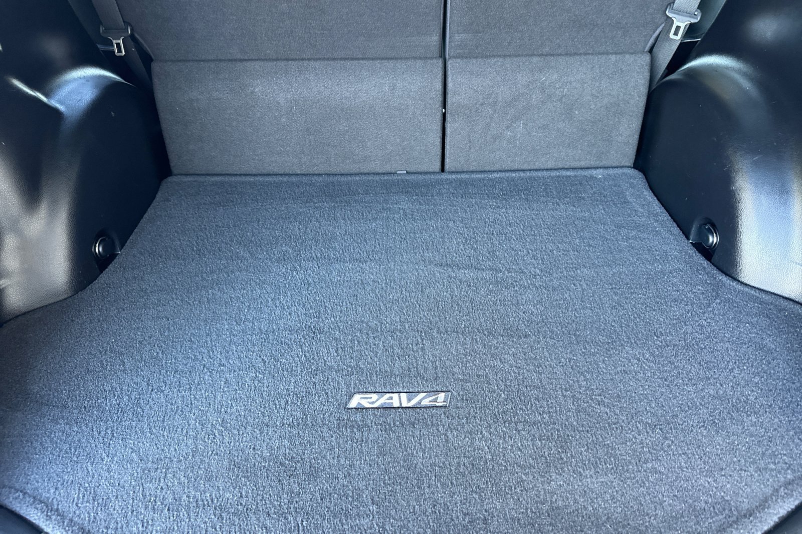 Used 2016 Toyota RAV4 LE FWD image 15