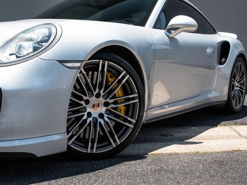 Used 2014 Porsche 911 Turbo S AWD/4WD image 40