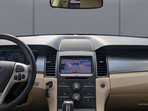 Used 2013 Ford Taurus SEL FWD image 17