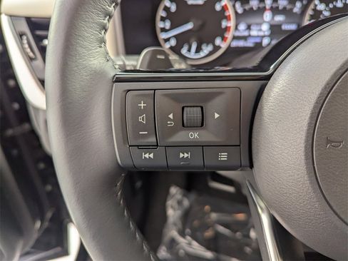 Used 2023 Nissan Rogue SL w/ SL Premium Package image 21