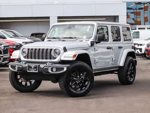 Used 2024 Jeep Wrangler Unlimited Sahara AWD/4WD image 1