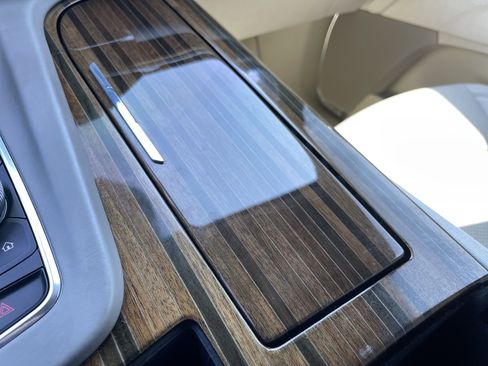 Used 2022 Cadillac Escalade Premium Luxury Platinum image 36