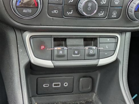 Used 2023 GMC Terrain SLE w/ Driver Convenience Package AWD/4WD image 24