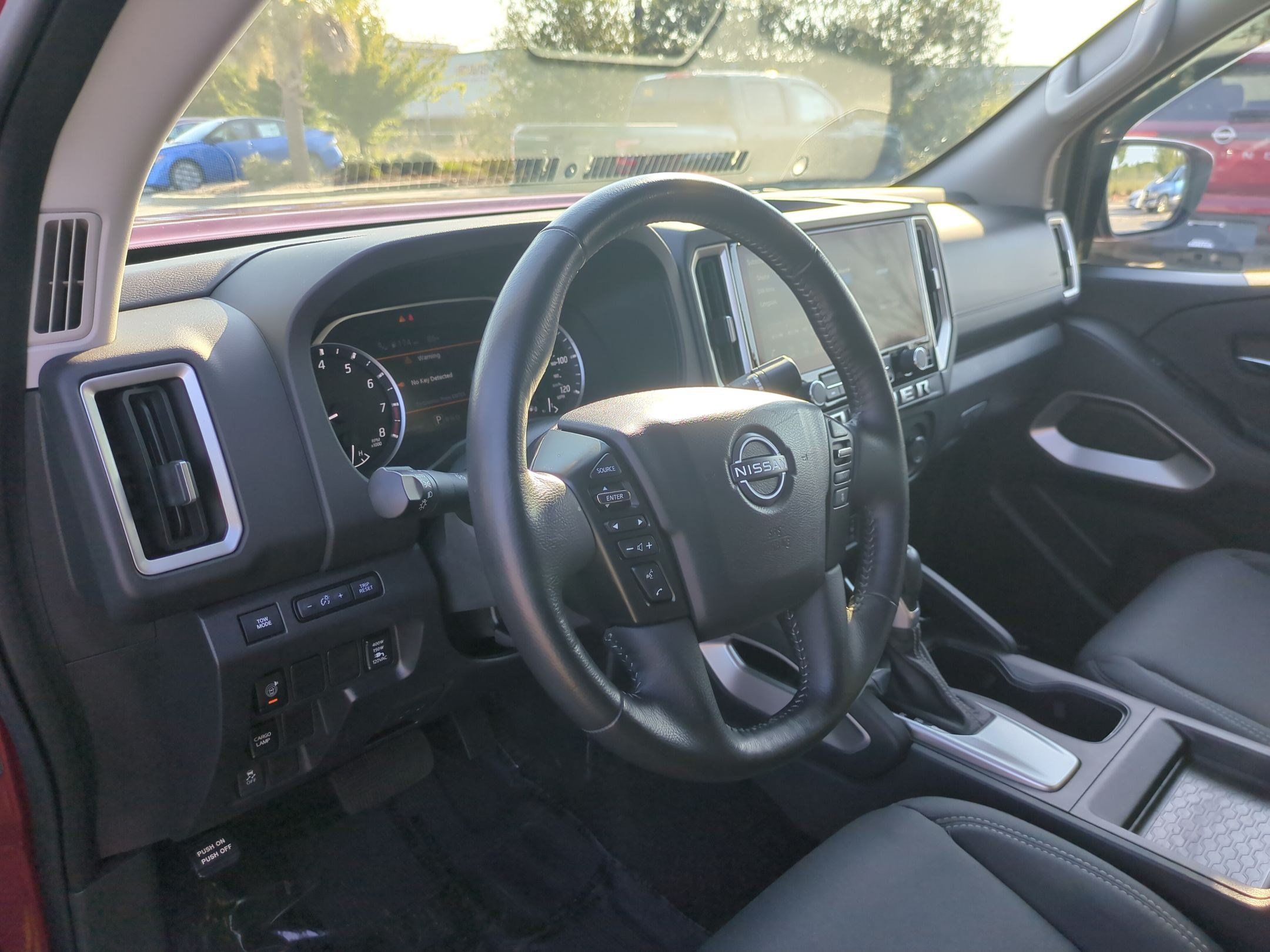 Certified 2025 Nissan Frontier SV w/ SV Convenience Package RWD image 15
