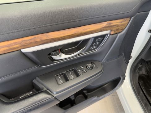 Used 2018 Honda CR-V Touring image 17