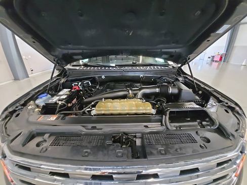 Used 2020 Ford Expedition XLT w/ Equipment Group 202A AWD/4WD image 24