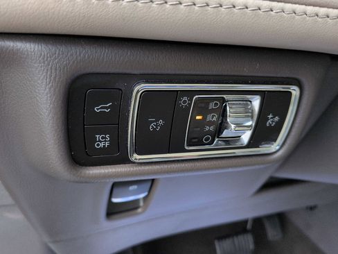 Used 2023 Lincoln Nautilus AWD w/ Premium Package image 16