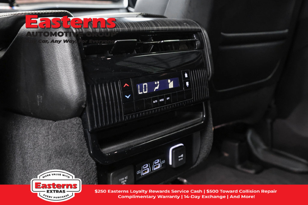 Used 2024 Jeep Wagoneer L Series II RWD image 27