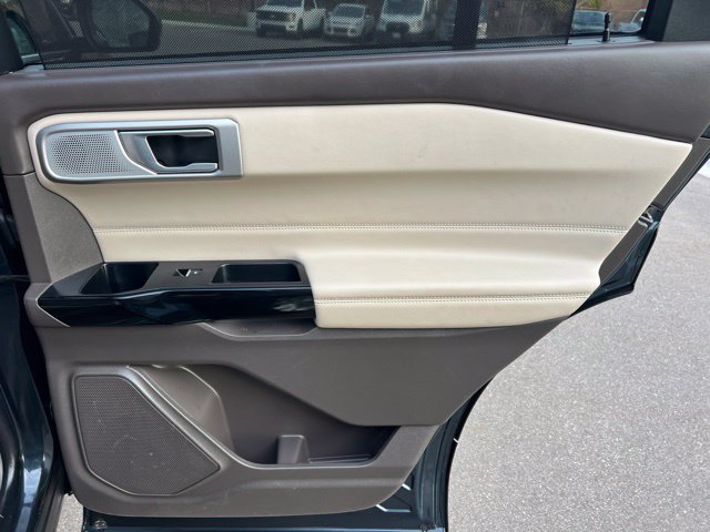 Used 2023 Ford Explorer Platinum w/ Technology Package AWD/4WD image 13