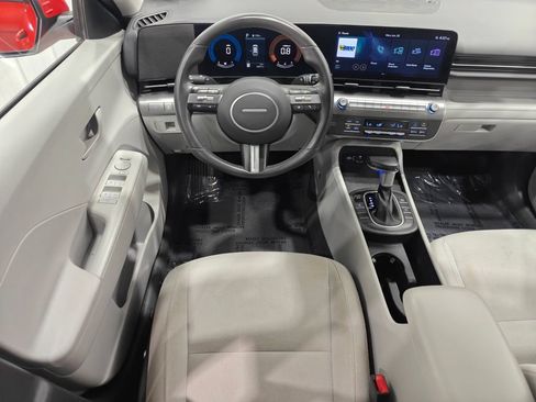 Used 2025 Hyundai Kona SEL AWD/4WD image 4