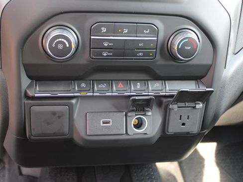Used 2020 Chevrolet Silverado 1500 Custom w/ Custom Value Package AWD/4WD image 20