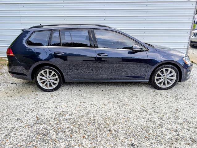 Used 2017 Volkswagen Golf SportWagen FWD image 2