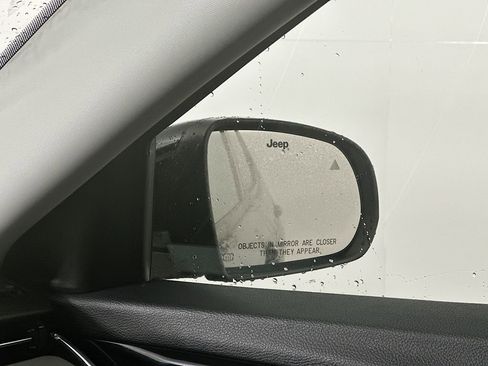 Certified 2022 Jeep Compass Limited w/ Sun and Sound Group image 28