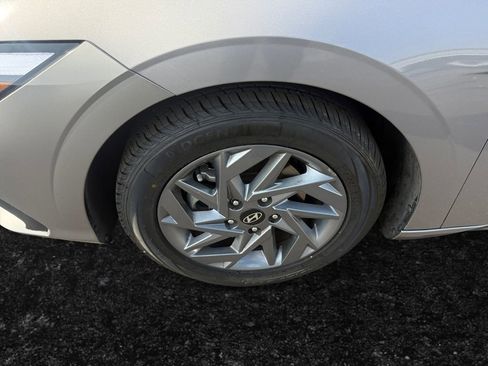 Used 2024 Hyundai Elantra SEL image 9