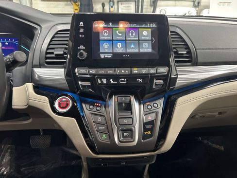 Used 2024 Honda Odyssey Elite image 12