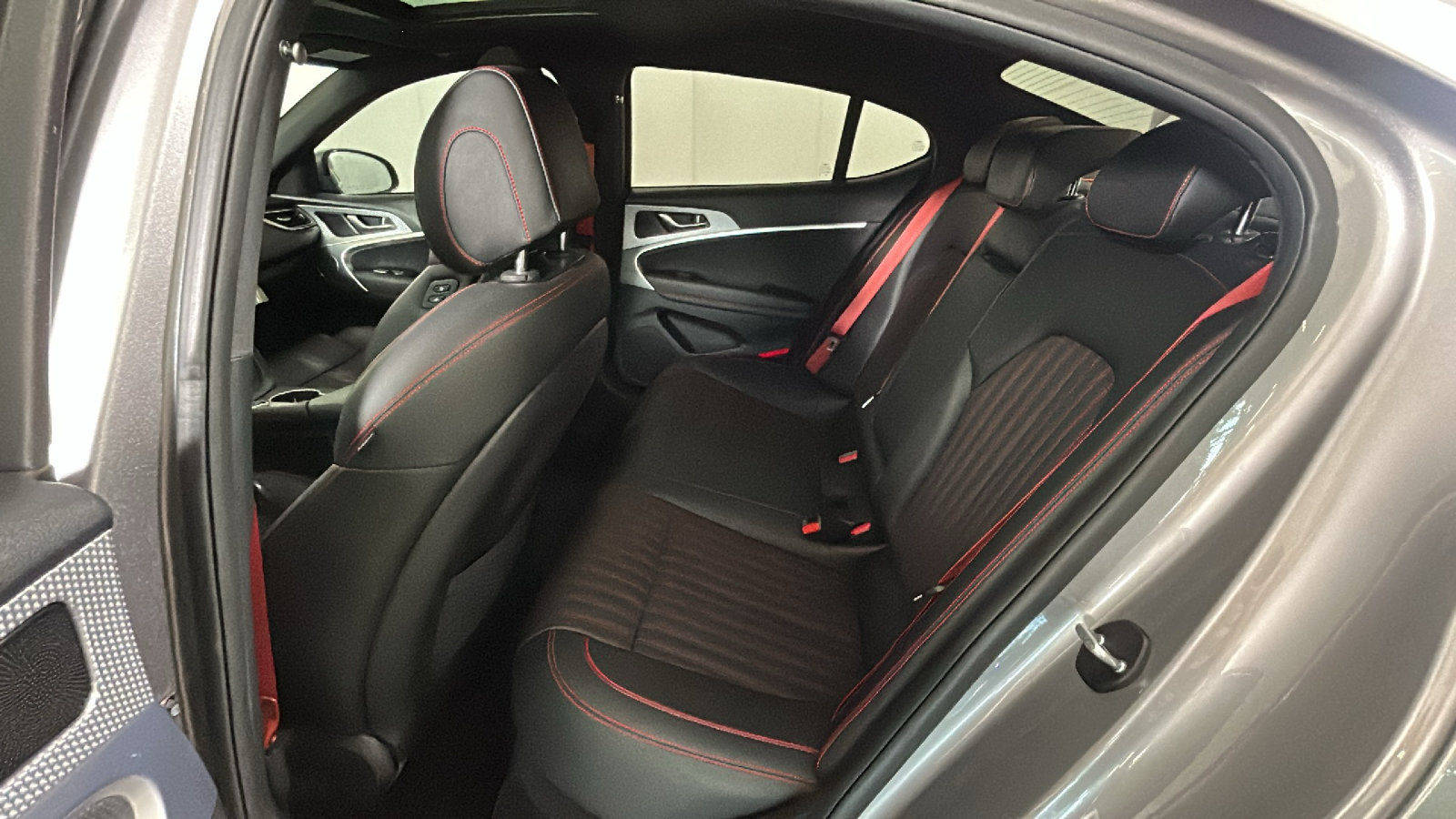 Used 2023 Genesis G70 2.0T w/ Sport Prestige Package RWD image 32