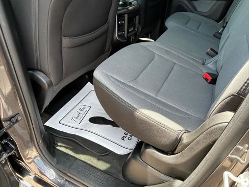 Used 2020 RAM 1500 Big Horn AWD/4WD image 9