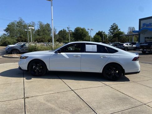 Used 2023 Honda Accord Sport image 7