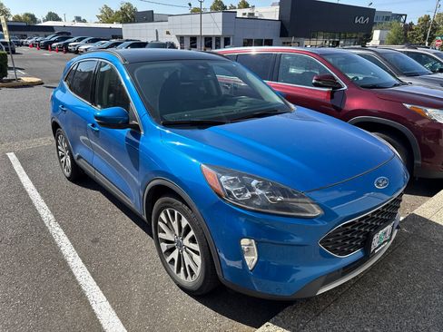 Used 2020 Ford Escape Titanium AWD/4WD image 2
