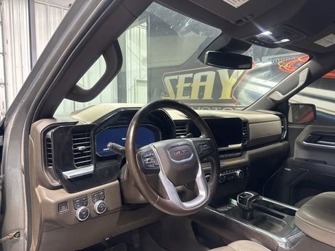 Used 2023 GMC Sierra 1500 SLT w/ SLT Premium Plus Package AWD/4WD image 5