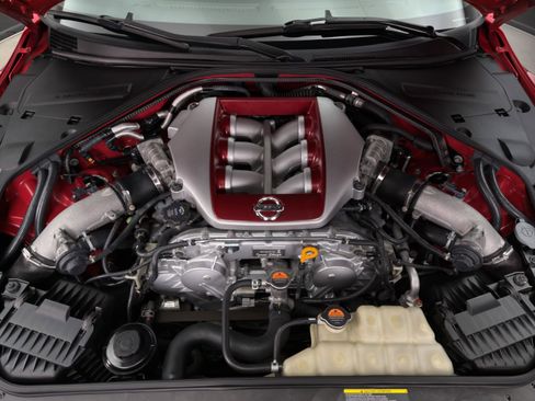 Used 2018 Nissan GT-R Premium AWD/4WD image 21