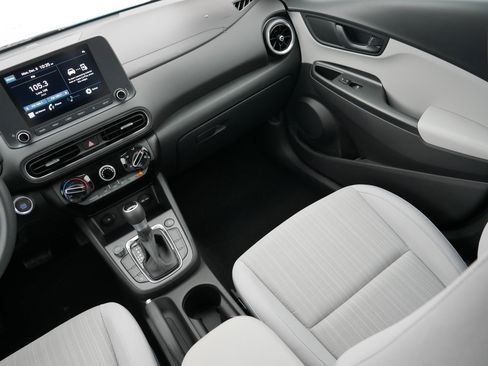 Certified 2023 Hyundai Kona SEL image 11