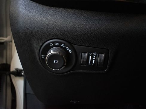 Used 2023 Jeep Compass Limited AWD/4WD image 18