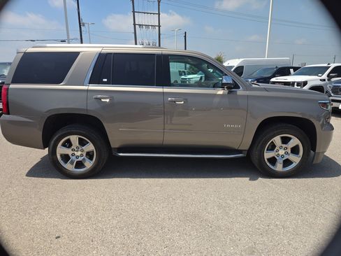 Used 2017 Chevrolet Tahoe Premier RWD image 2