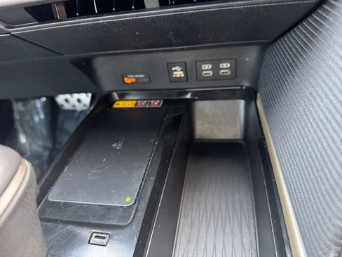Used 2025 Toyota Camry SE FWD image 20
