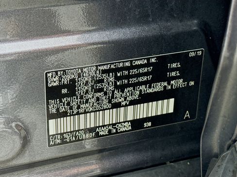 Certified 2019 Toyota RAV4 XLE w/ Convenience Package AWD/4WD image 30