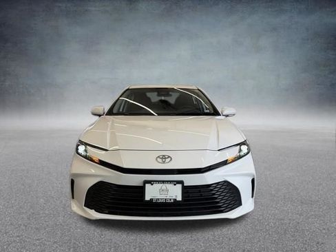 Used 2025 Toyota Camry LE image 12