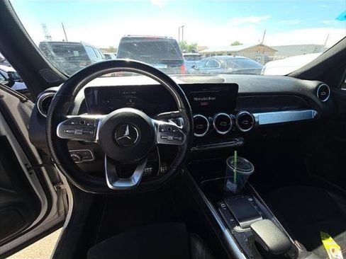 Used 2022 Mercedes-Benz GLB 250 image 16