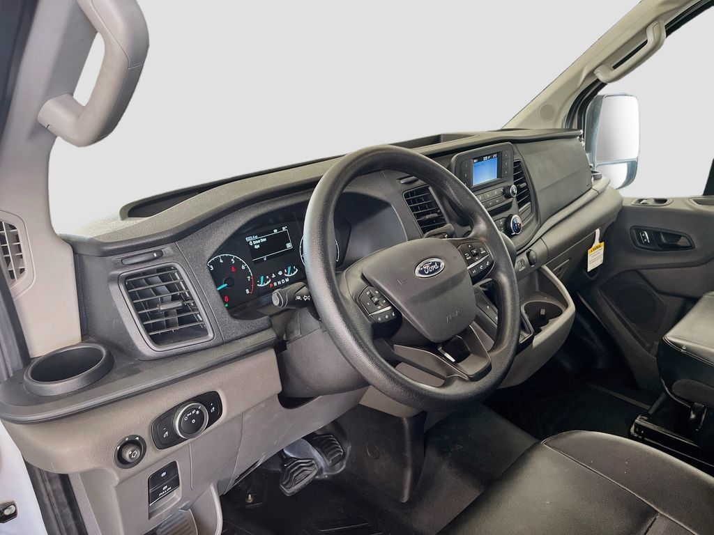 Used 2025 Ford Transit 150 Low Roof RWD image 9