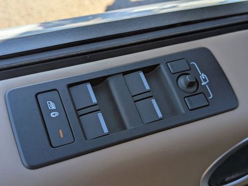 Used 2023 Land Rover Discovery HSE R-Dynamic image 25