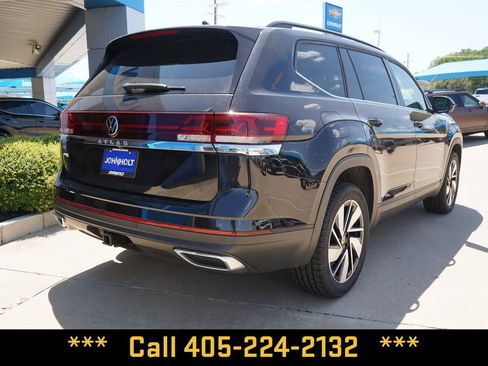 Used 2025 Volkswagen Atlas SE FWD image 9