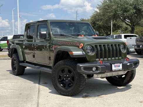 Used 2023 Jeep Gladiator Mojave w/ LED Lighting Group AWD/4WD image 3