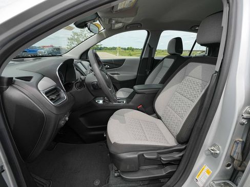 Used 2022 Chevrolet Equinox LS AWD/4WD image 17