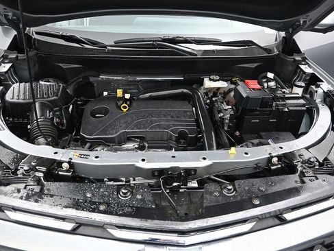 Used 2025 Chevrolet Equinox LT w/ Safety and Technology Package FWD image 19