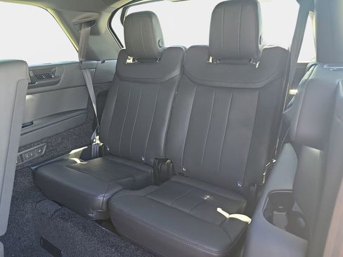 New 2026 Land Rover Range Rover Long Wheelbase SE AWD/4WD image 13