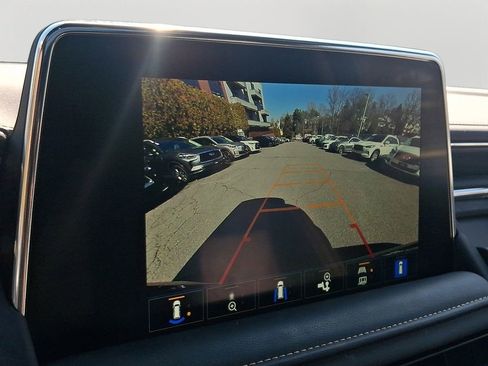 Used 2024 GMC Yukon SLT w/ SLT Premium Package image 20