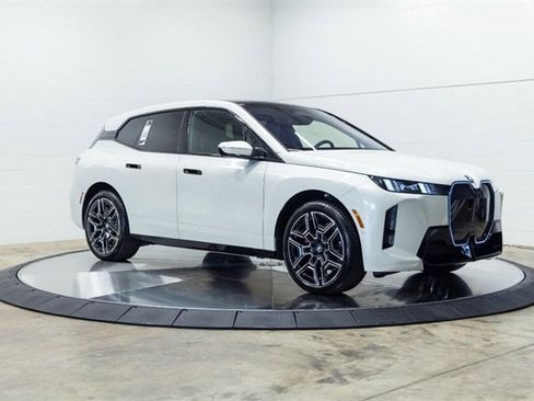 New 2026 BMW iX xDrive60 image 5