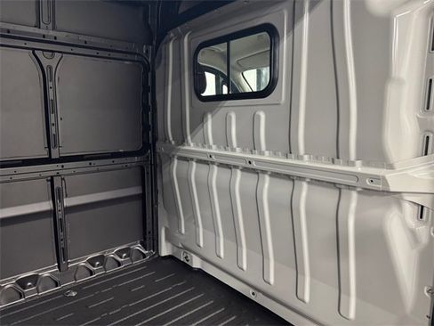 New 2026 RAM ProMaster 2500 w/ Quick Order Package 22G SLT image 25