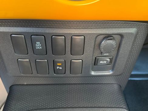 Used 2007 Toyota FJ Cruiser 4WD image 19