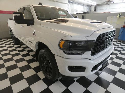 Used 2024 RAM 3500 Limited image 3